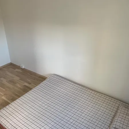 Peer Gynts Vei 77 בית אירוח